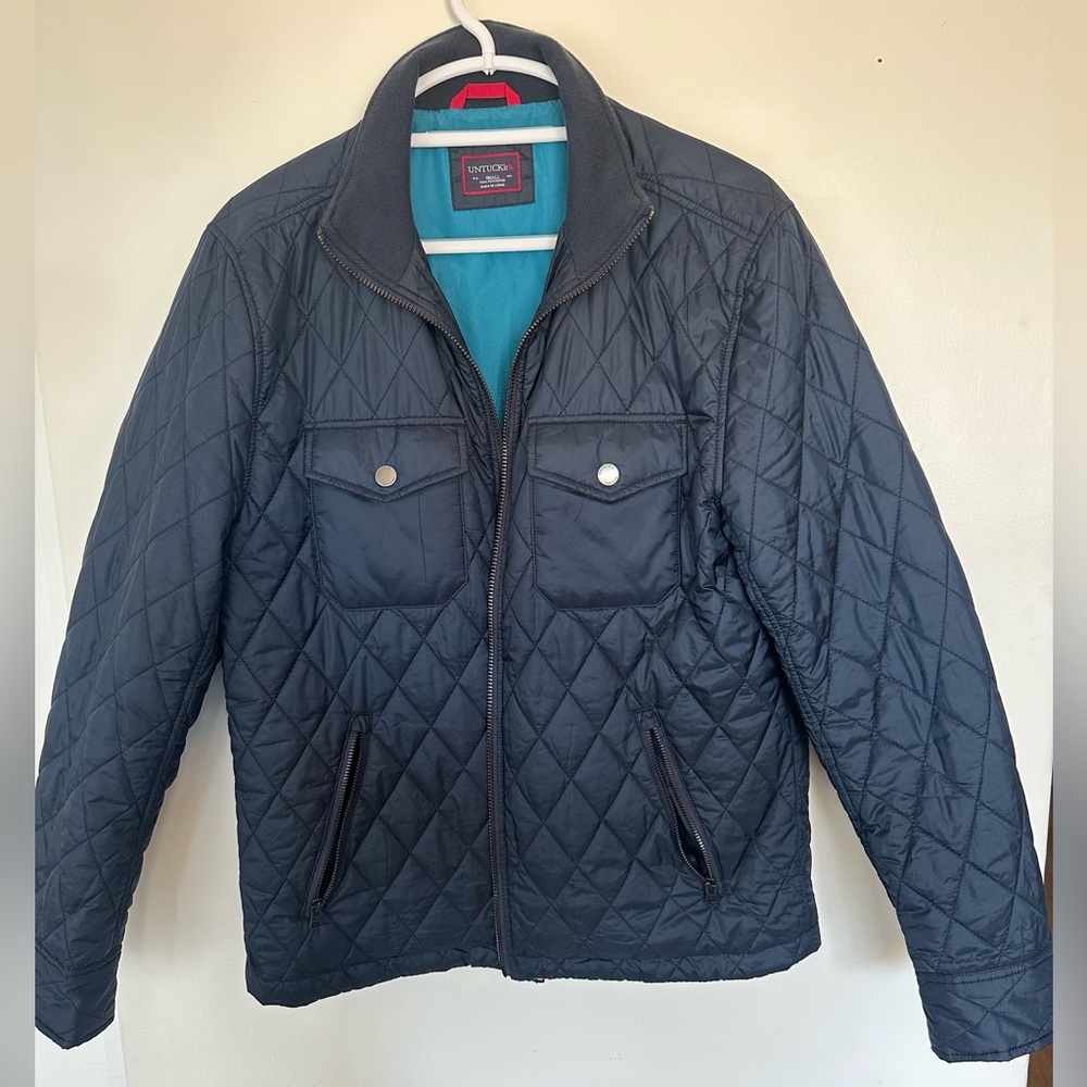 UNTUCKIT quilted jacket.